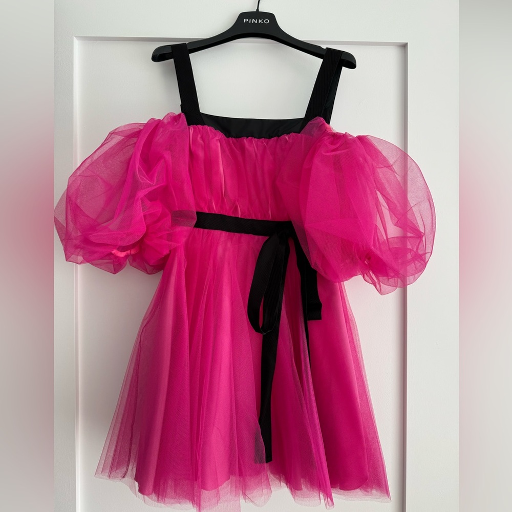 Women pink dress 🌟
Pinko brand, size IT 40, US 4.